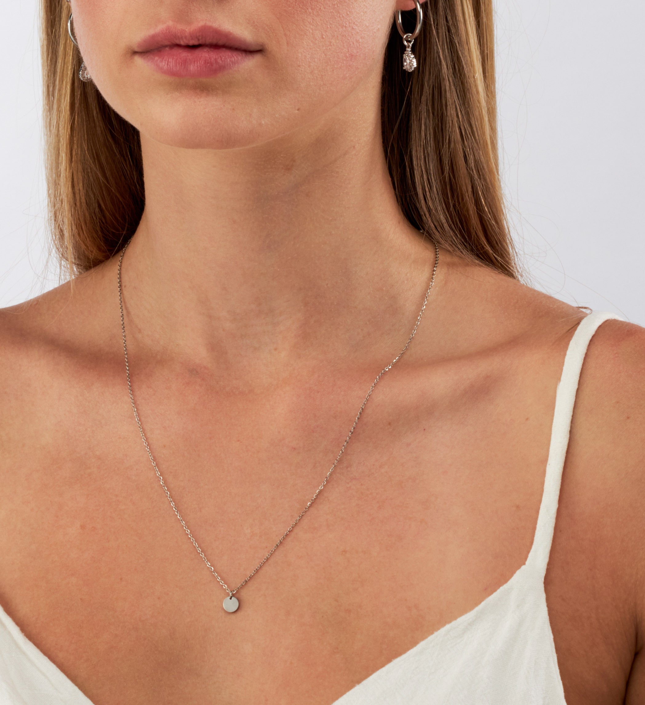 Aspyn - 18k Gold Disk Pendant Necklace - Camilla Dovey Jewelry