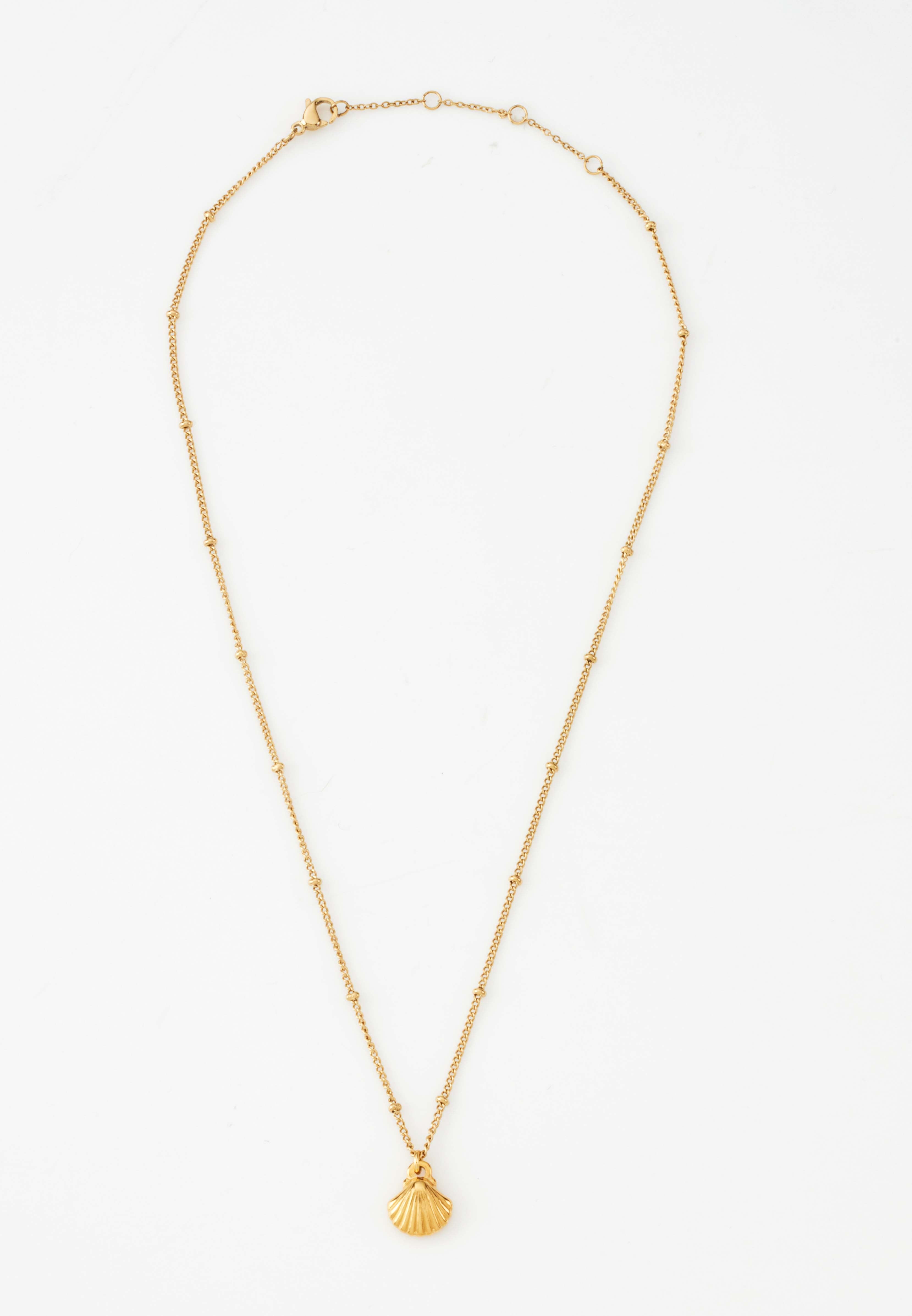 Abigail - 18k Gold Shell Necklace - Camilla Dovey Jewelry