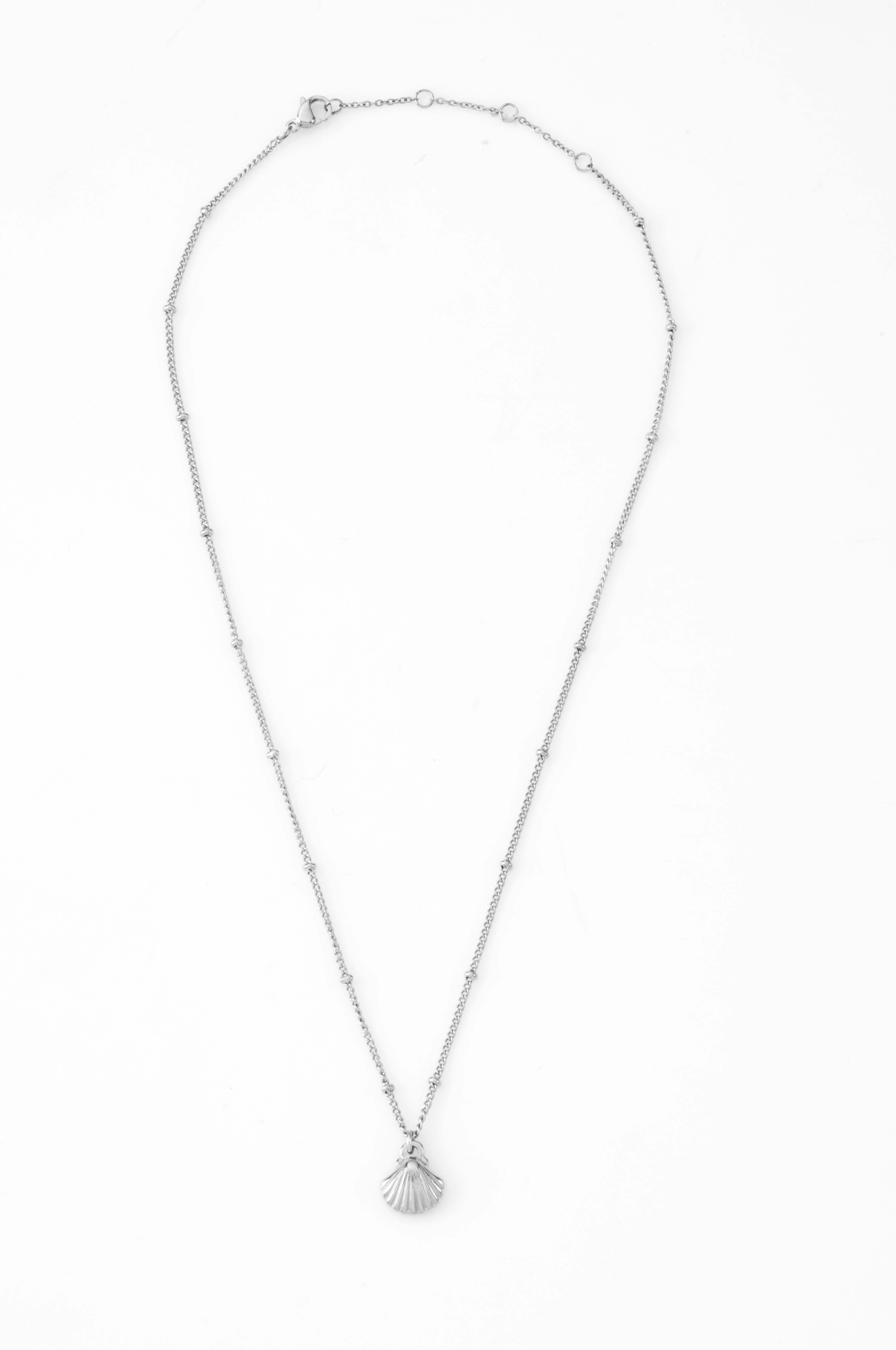 Abigail - 18k Gold Shell Necklace - Camilla Dovey Jewelry