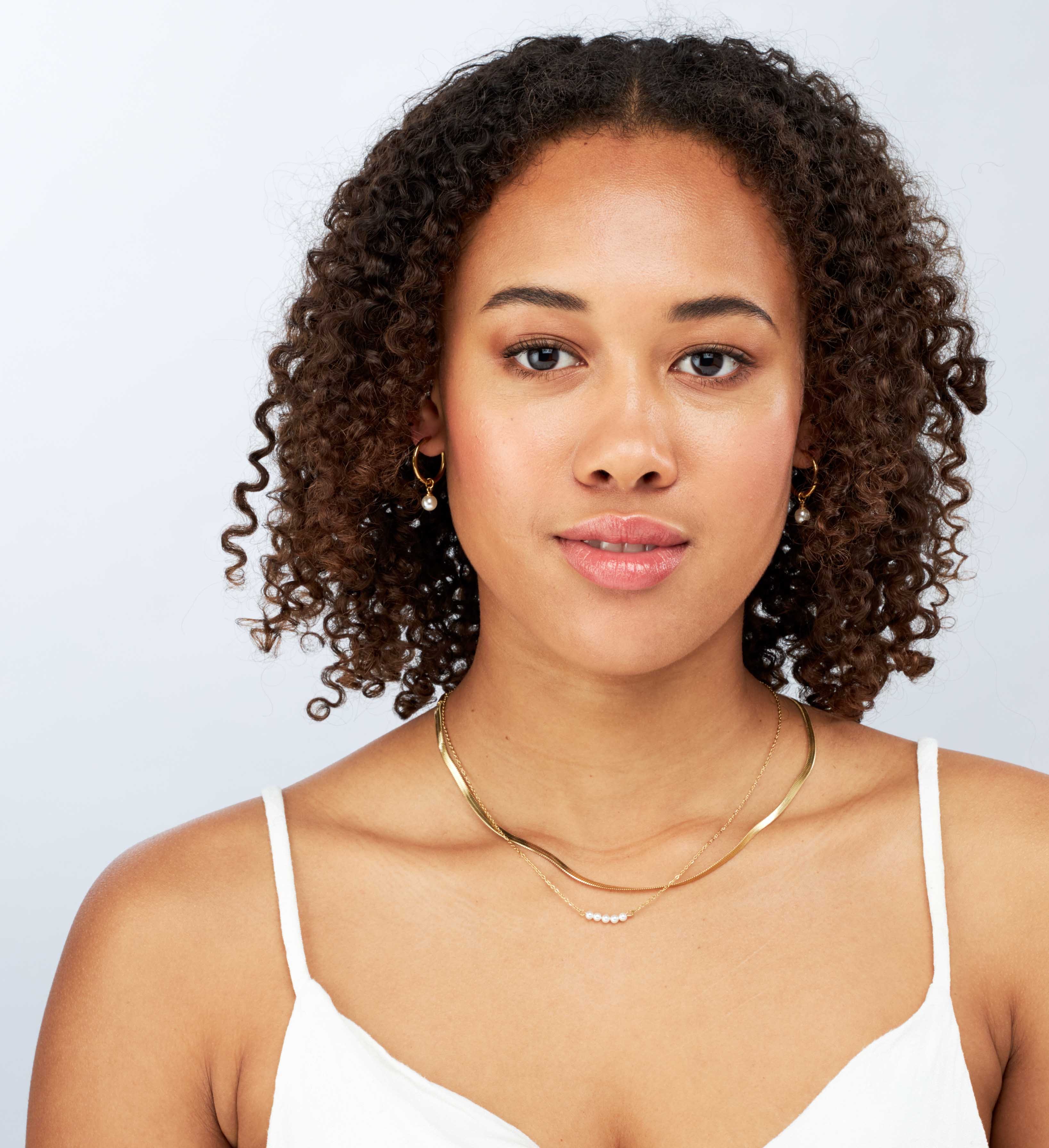 Karlie - 18k Gold White Pearl Bar Necklace - Camilla Dovey Jewelry