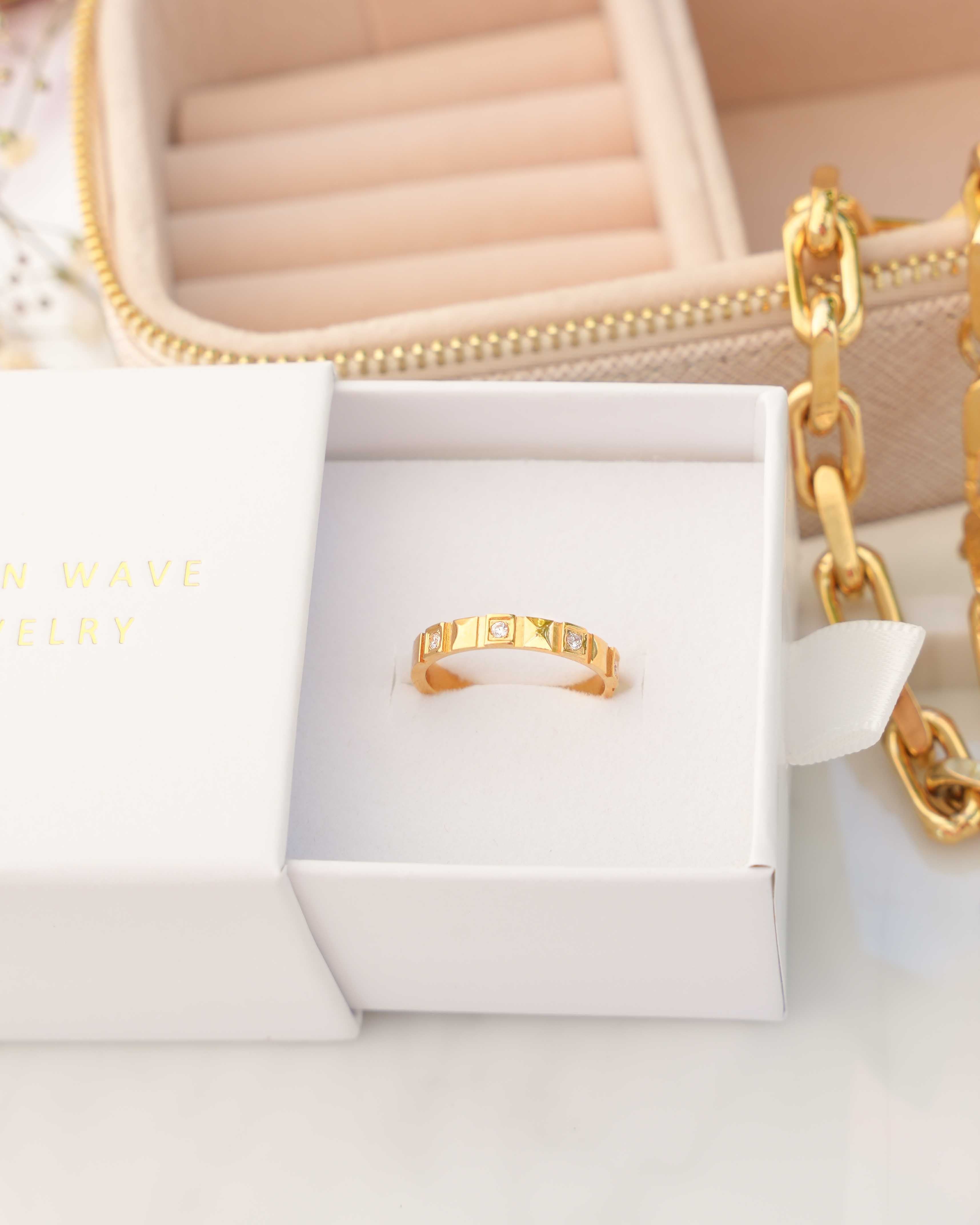 Arizona - 18k Gold Zirconia Ring