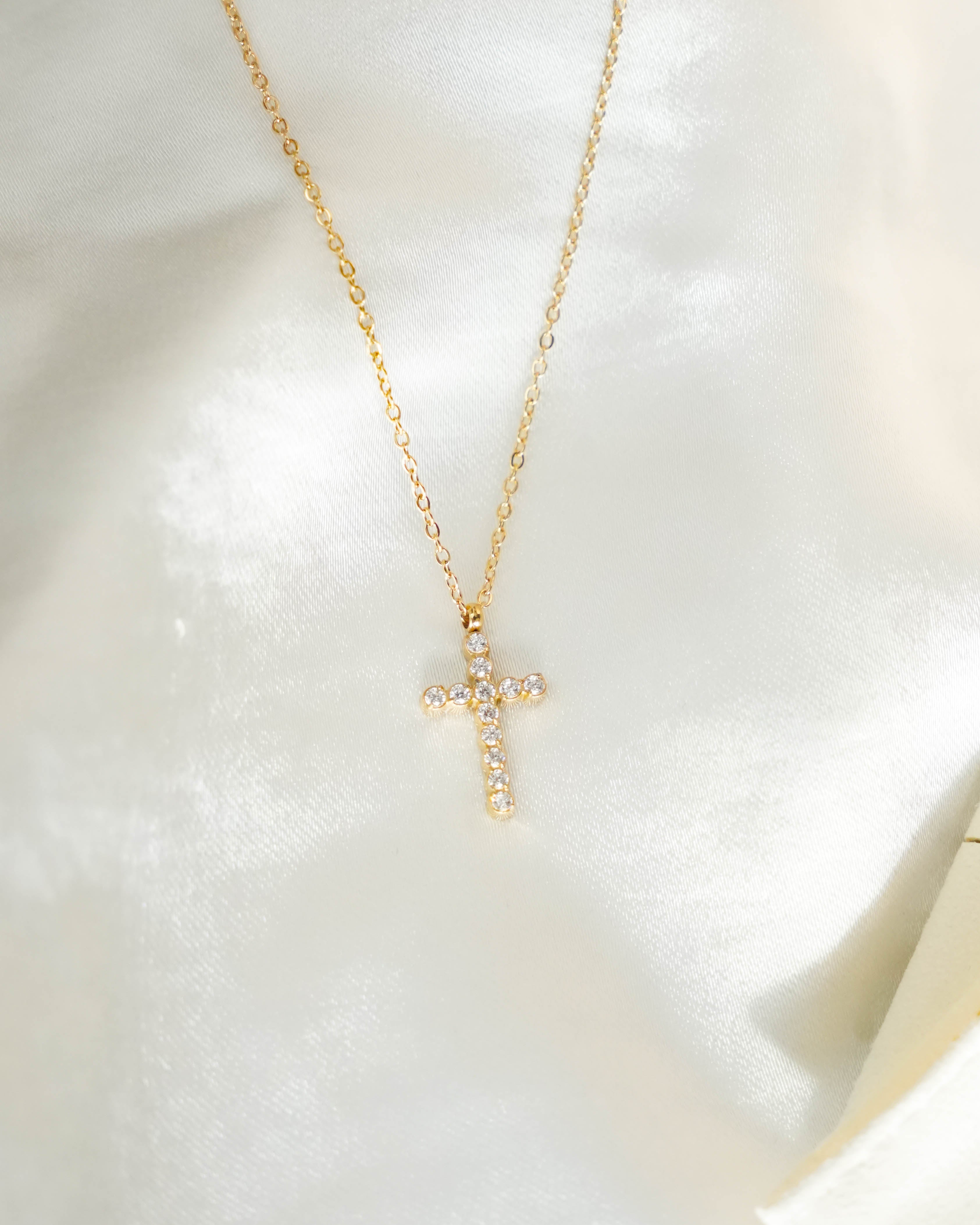 Cross - 18k Gold Zirconia Necklace