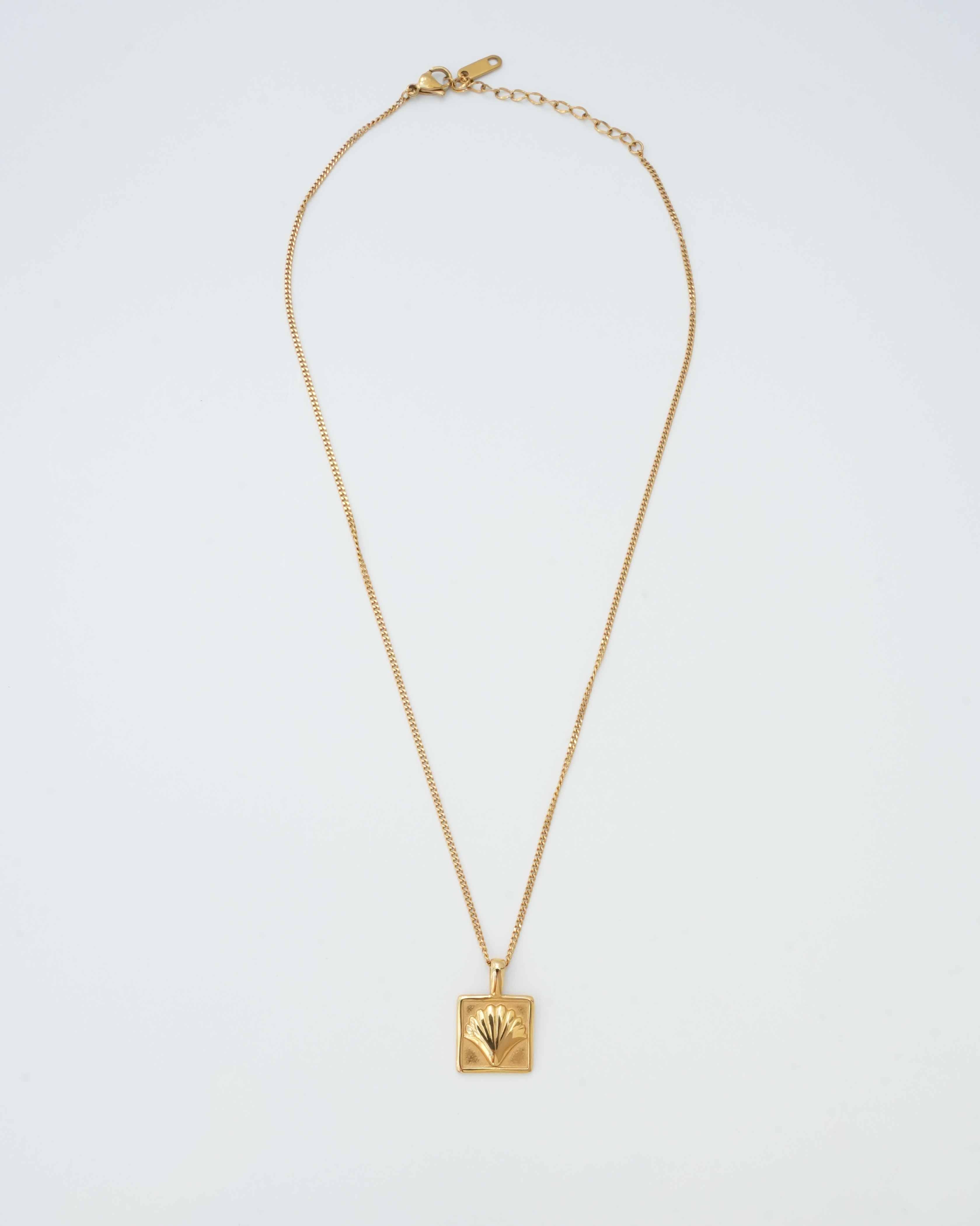 Ava - 18k Gold Square Shell Necklace