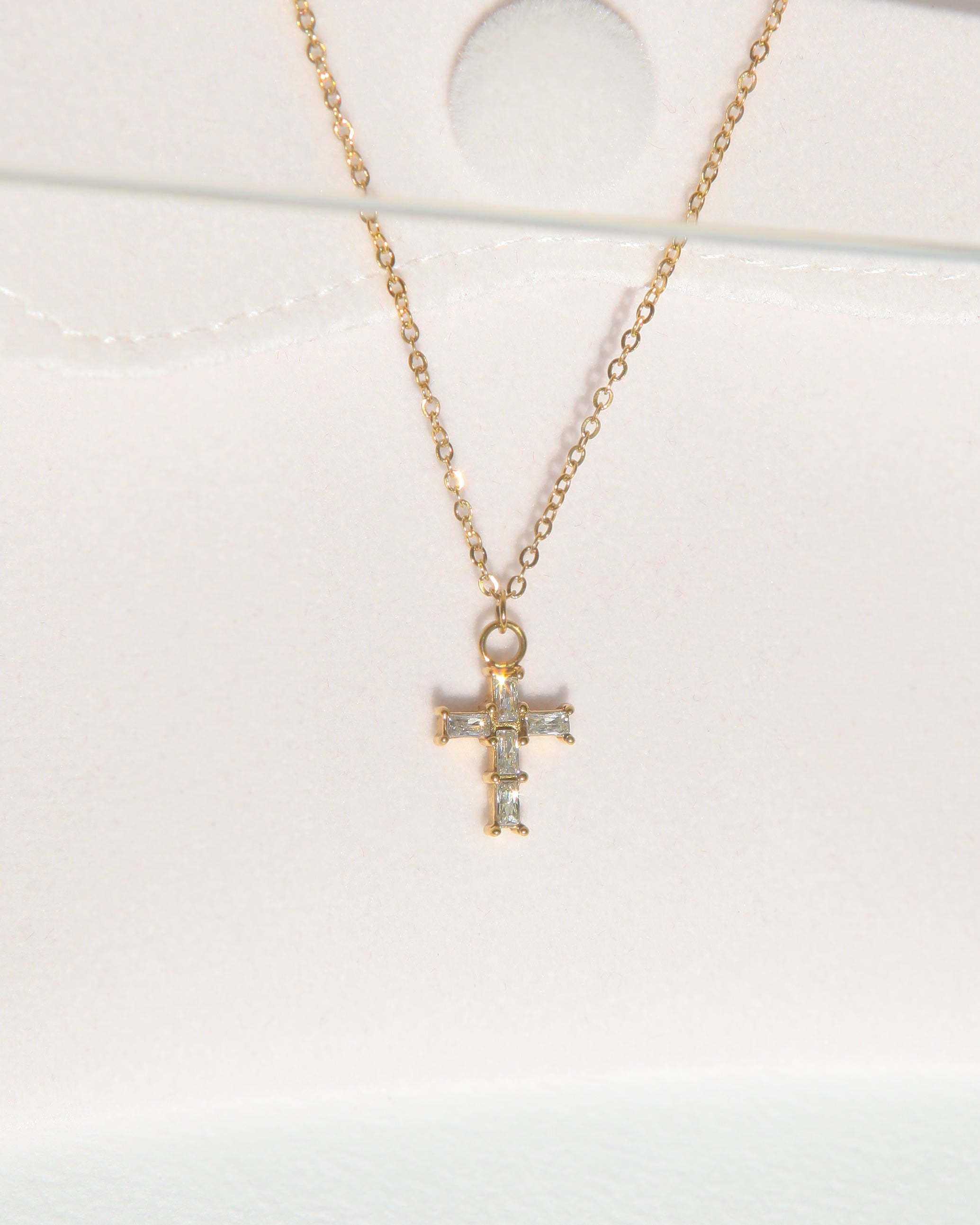 Cross - 18k Gold Zirconia Necklace