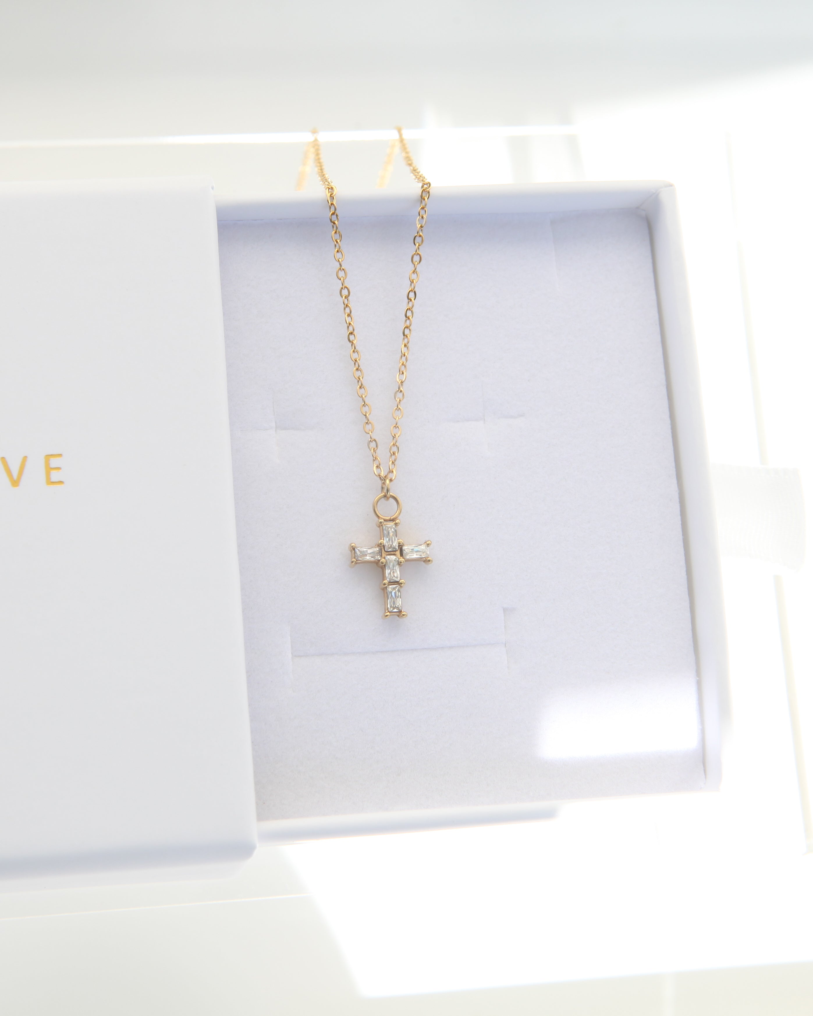 Cross - 18k Gold Zirconia Necklace