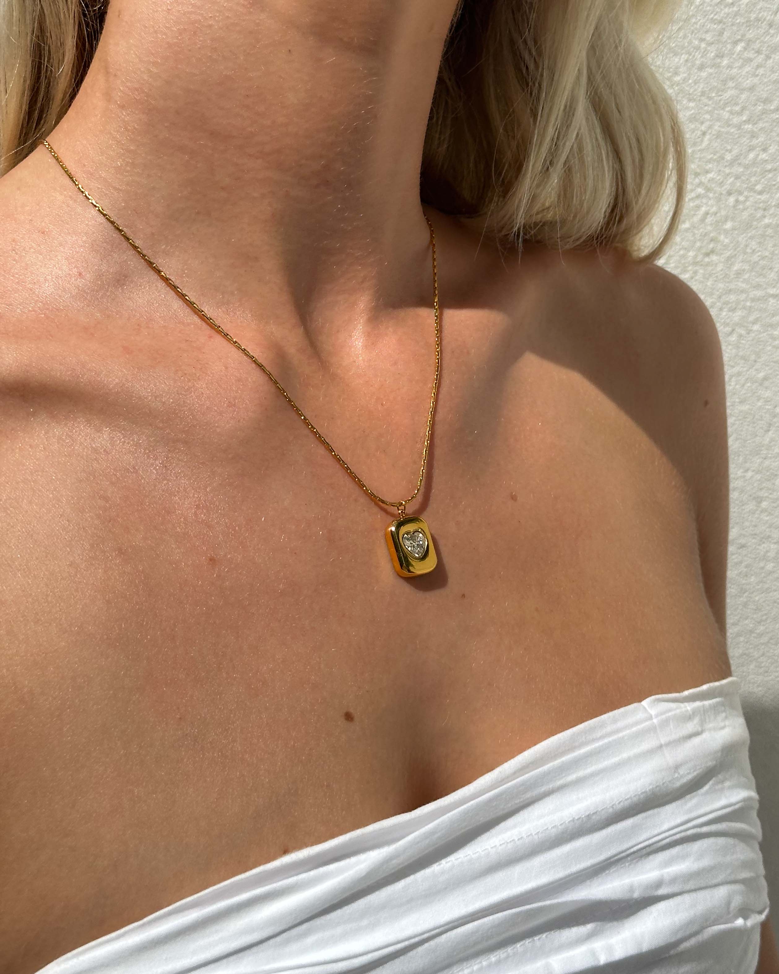 Indie - 18k Gold Heart Necklace