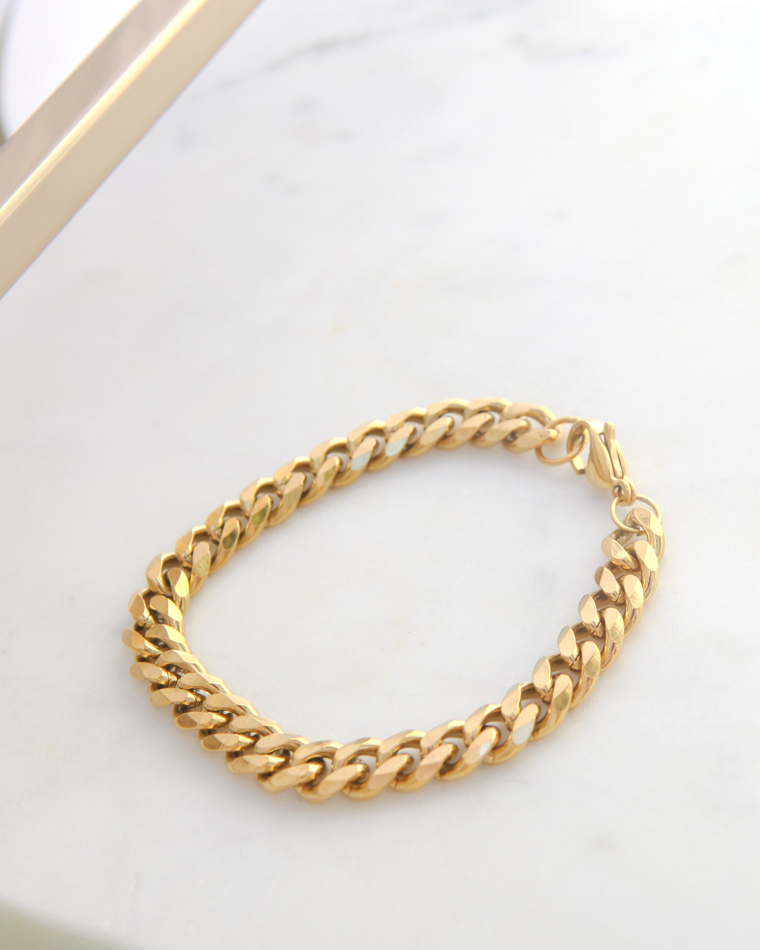 Jordan - 18k Gold 8mm Cuban Chain Bracelet