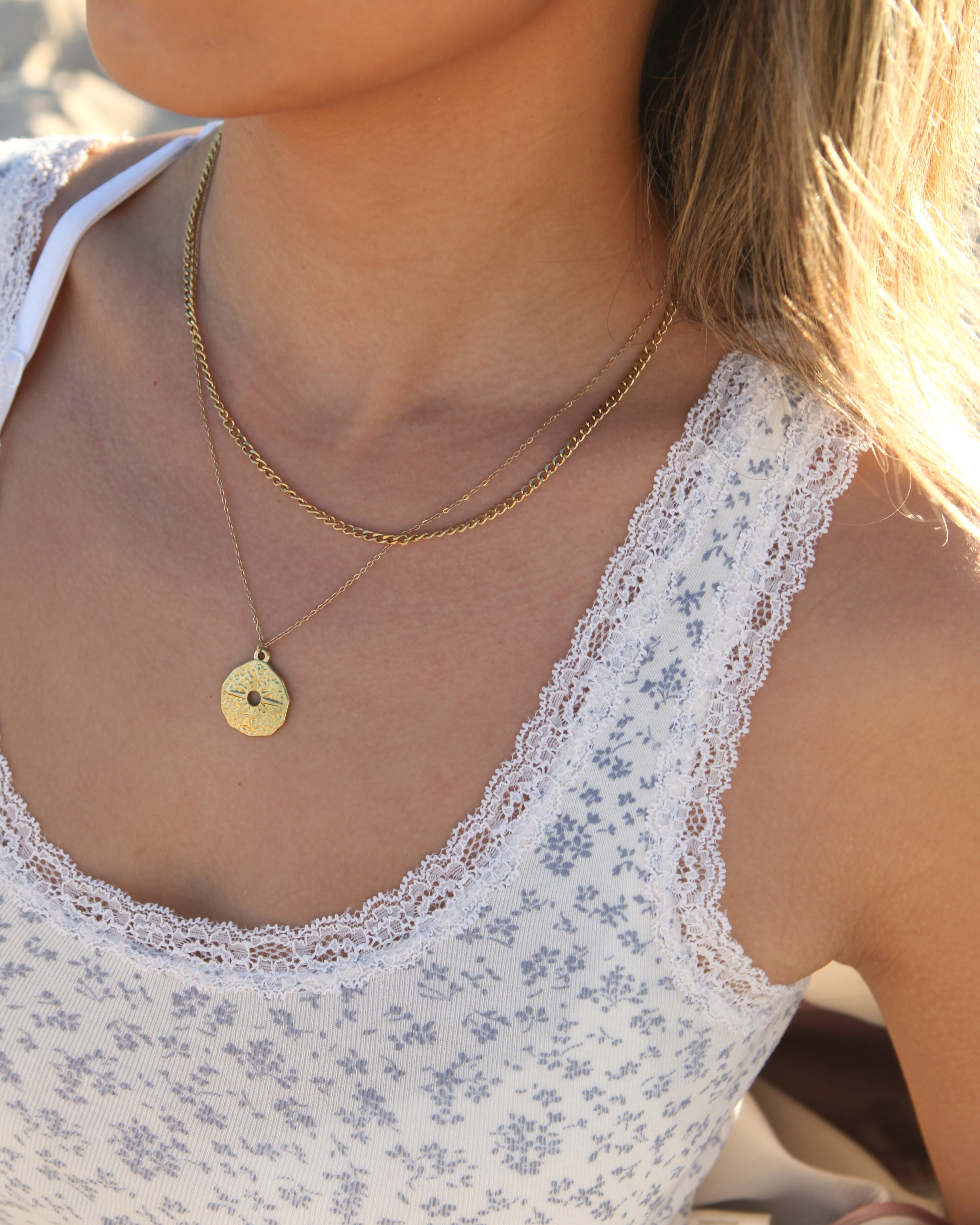 Isla - 18k Gold Textured Compass Necklace