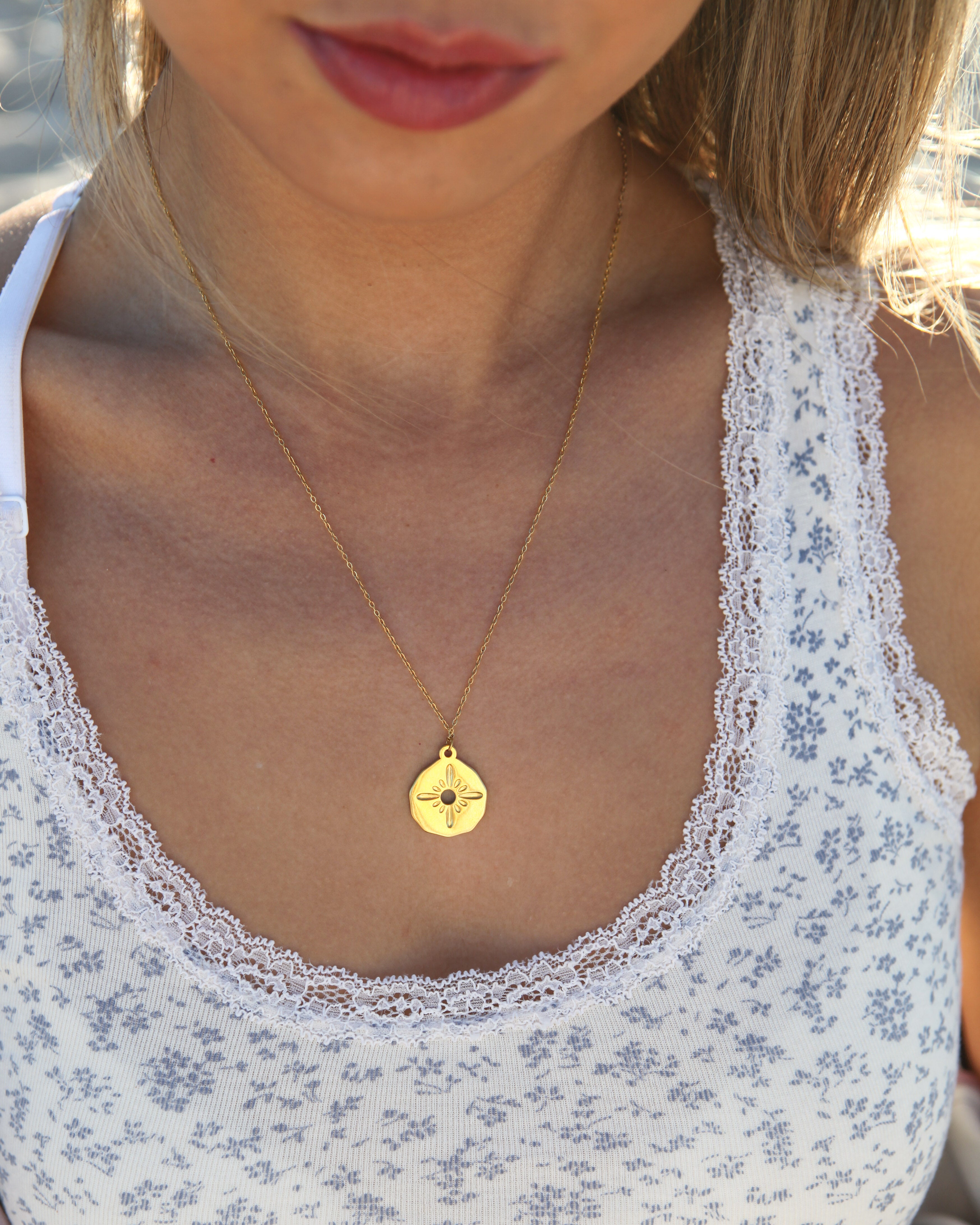 Isla - 18k Gold Textured Compass Necklace