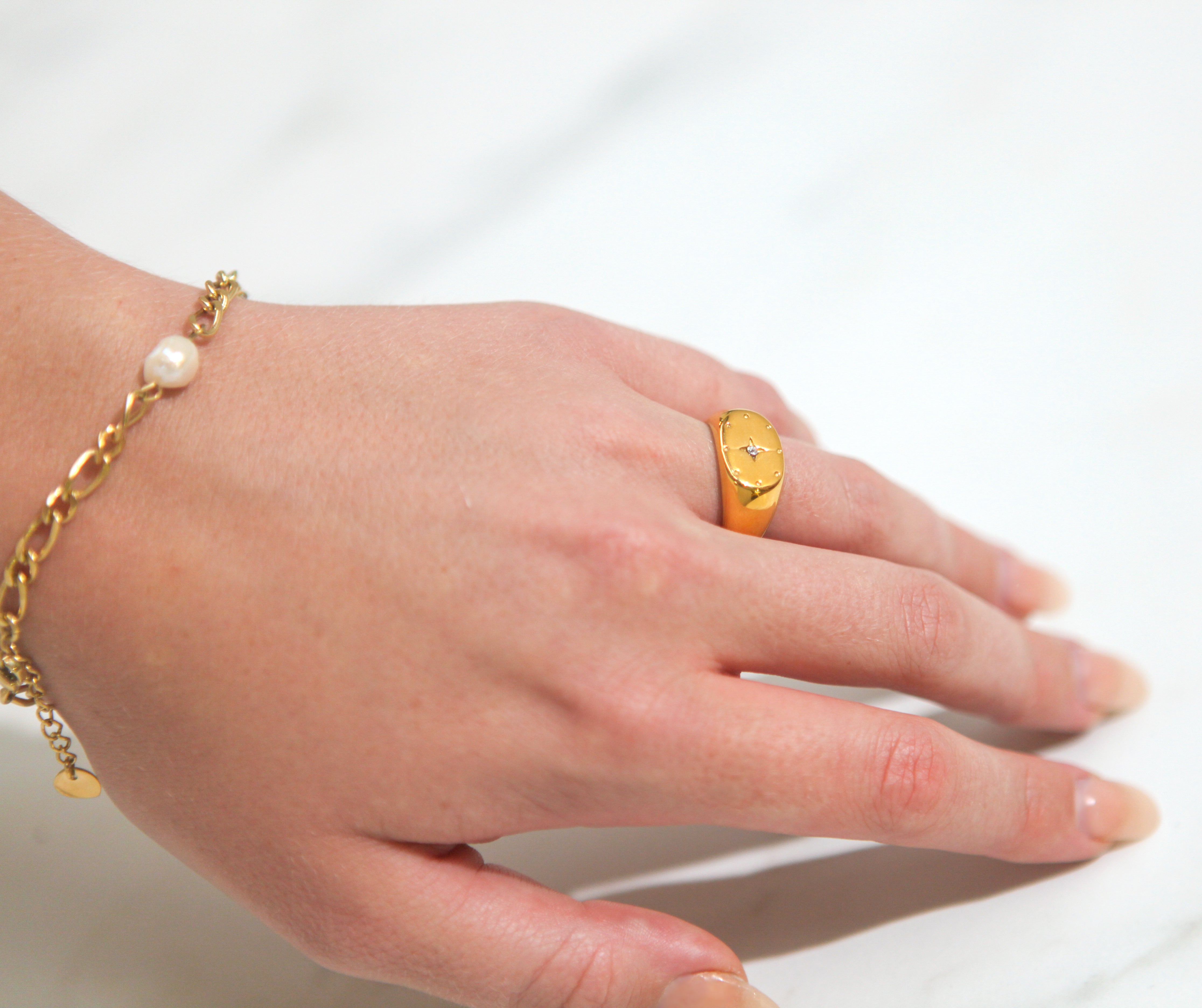 Sascha - 18k Gold Star Inlay Ring