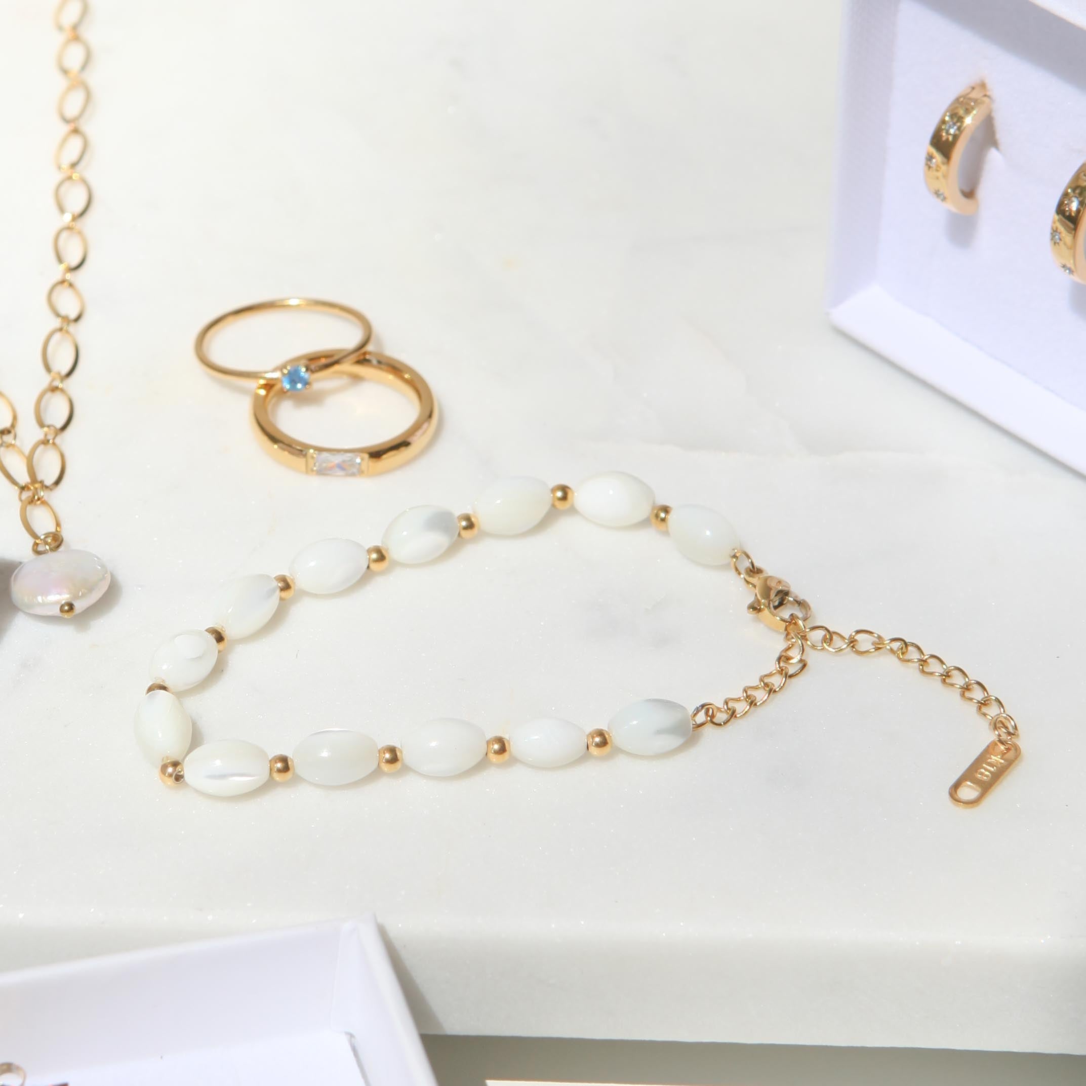 Hallie - 18k Gold Pearl Bracelet