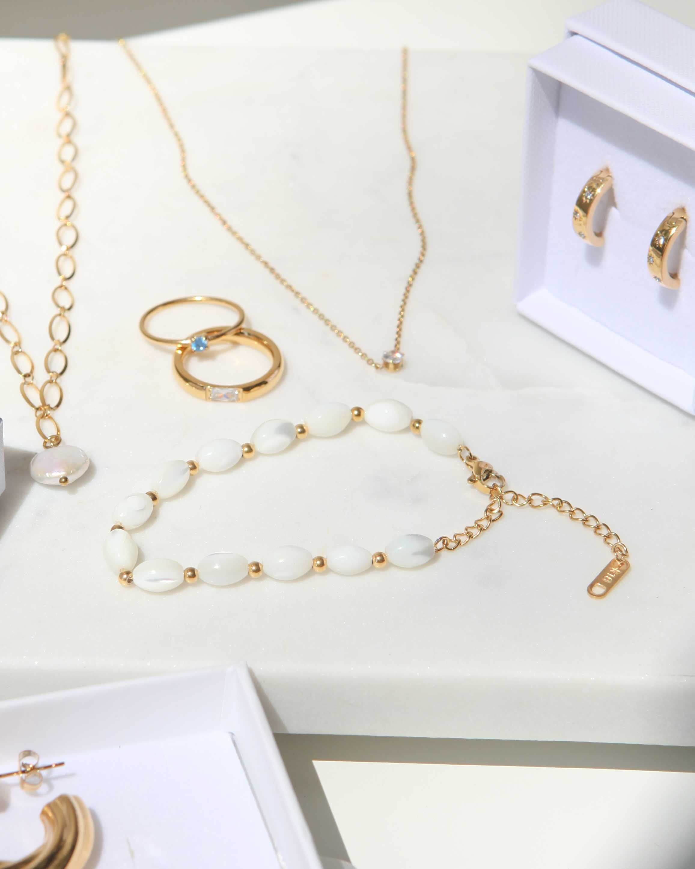 Hallie - 18k Gold Pearl Bracelet