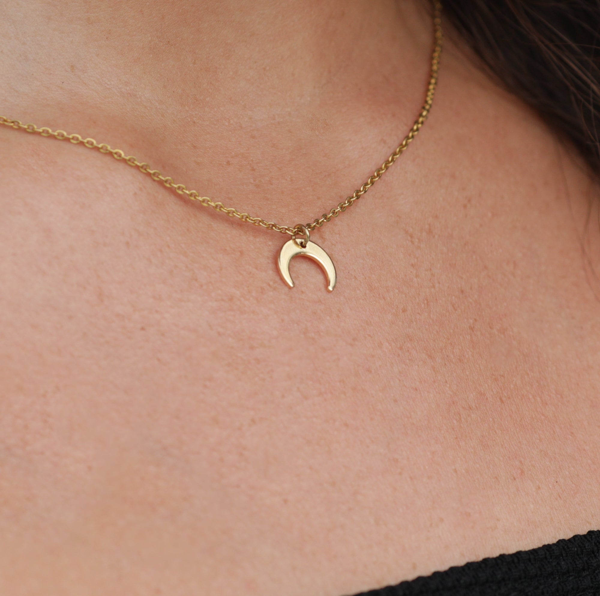 Zoe - 18k Gold Crescent Moon necklace - Camilla Dovey Jewelry