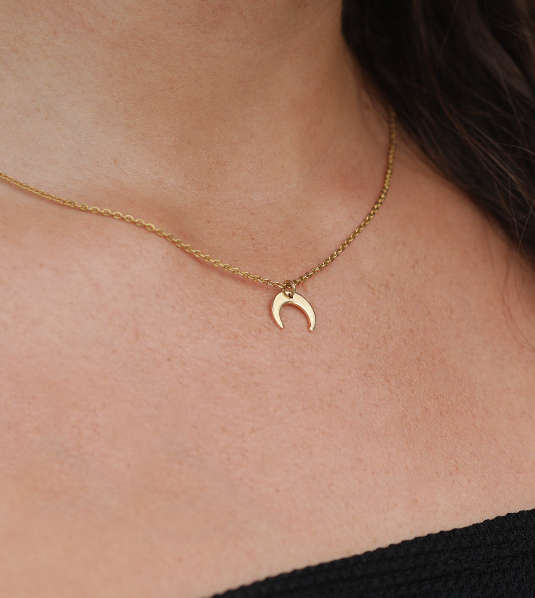 Zoe - 18k Gold Crescent Moon necklace - Camilla Dovey Jewelry