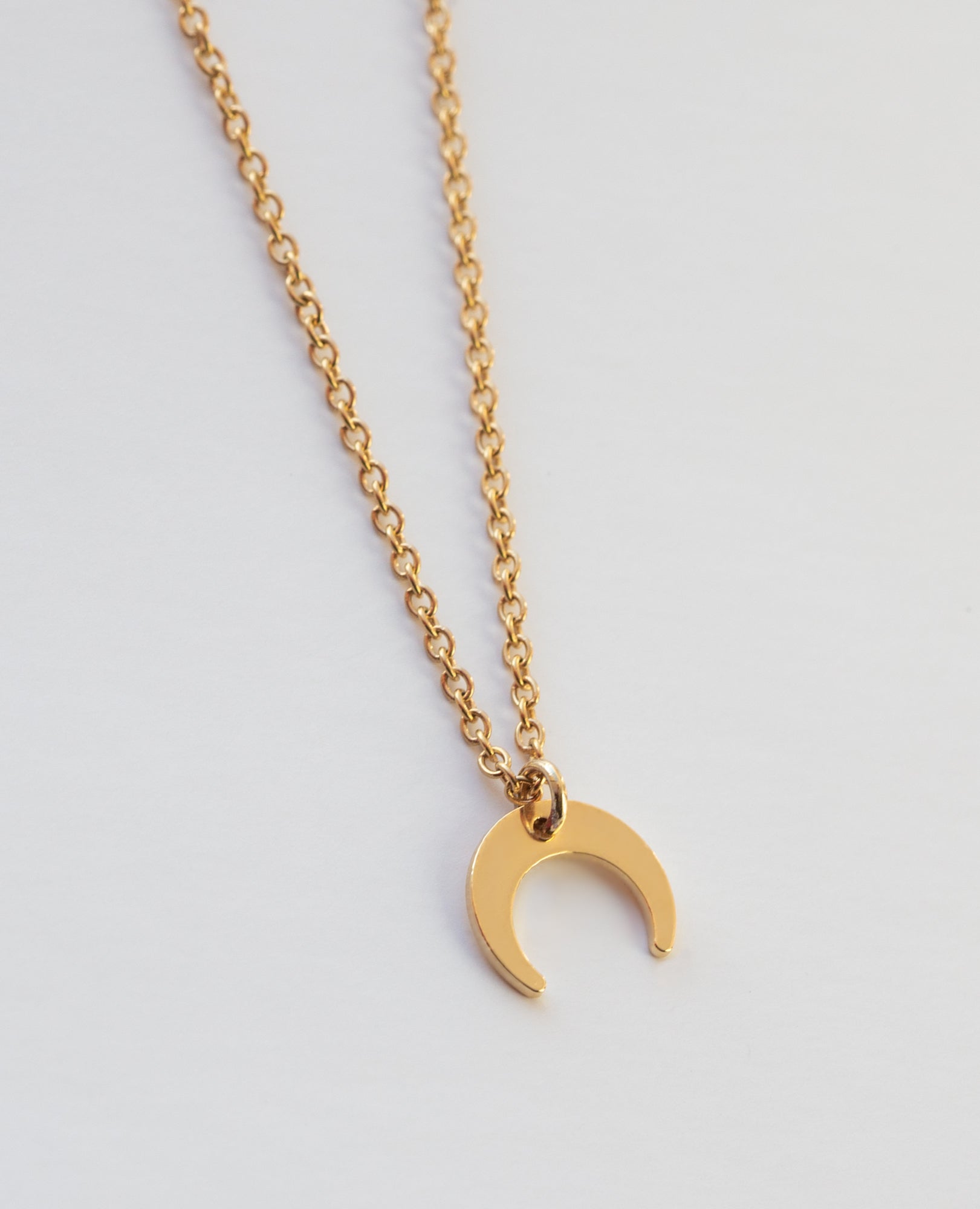 Zoe - 18k Gold Crescent Moon necklace - Camilla Dovey Jewelry