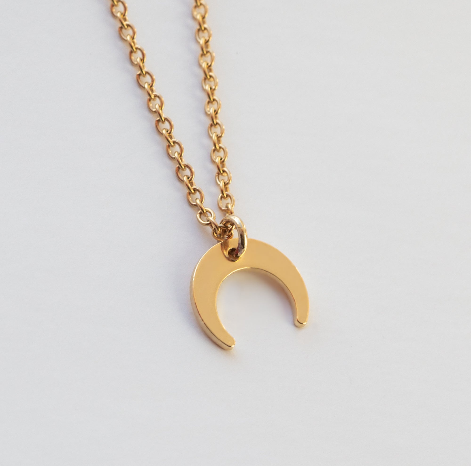 Zoe - 18k Gold Crescent Moon necklace - Camilla Dovey Jewelry